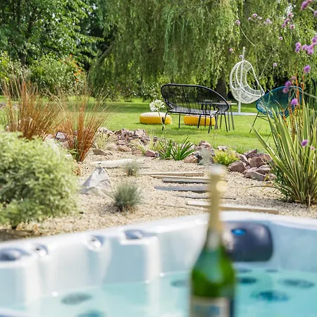 Vila Maison Du Bonheur Avec Riviere & Spa, 4 & 2 Sdb *