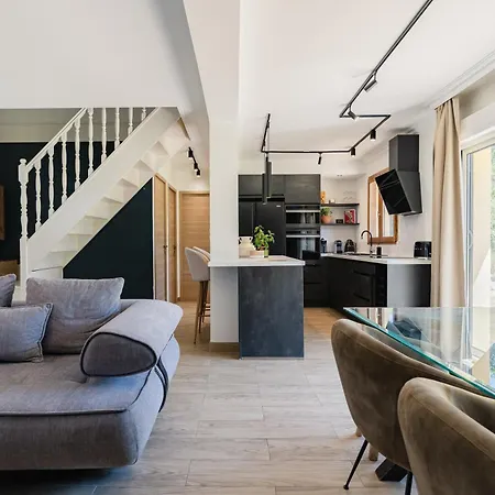 Maison Du Bonheur Avec Riviere & Spa, 4 & 2 Sdb *