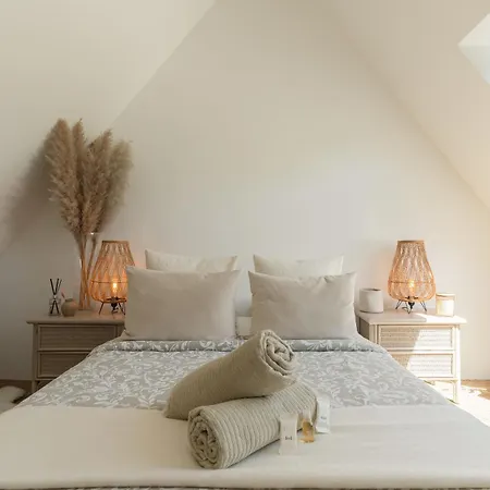 Maison Du Bonheur Avec Riviere & Spa, 4 & 2 Sdb * Tourville-en-Auge