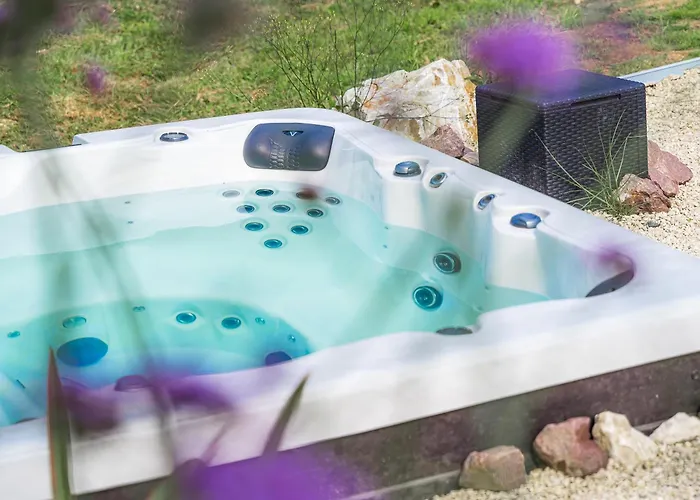 Maison Du Bonheur Avec Riviere & Spa, 4 & 2 Sdb וילה *