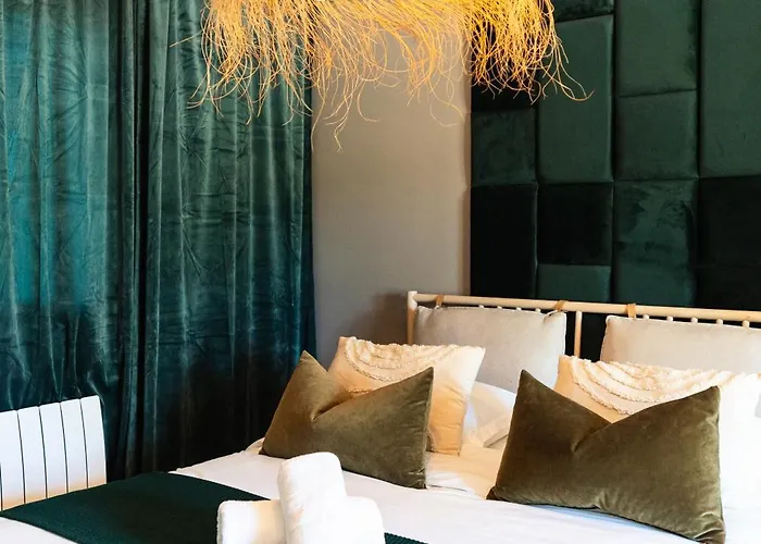 Maison Du Bonheur Avec Riviere & Spa, 4 & 2 Sdb *