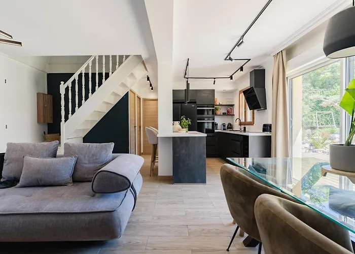 Maison Du Bonheur Avec Riviere & Spa, 4 & 2 Sdb *