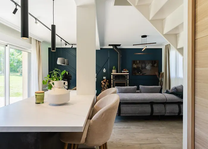 וילה Maison Du Bonheur Avec Riviere & Spa, 4 & 2 Sdb